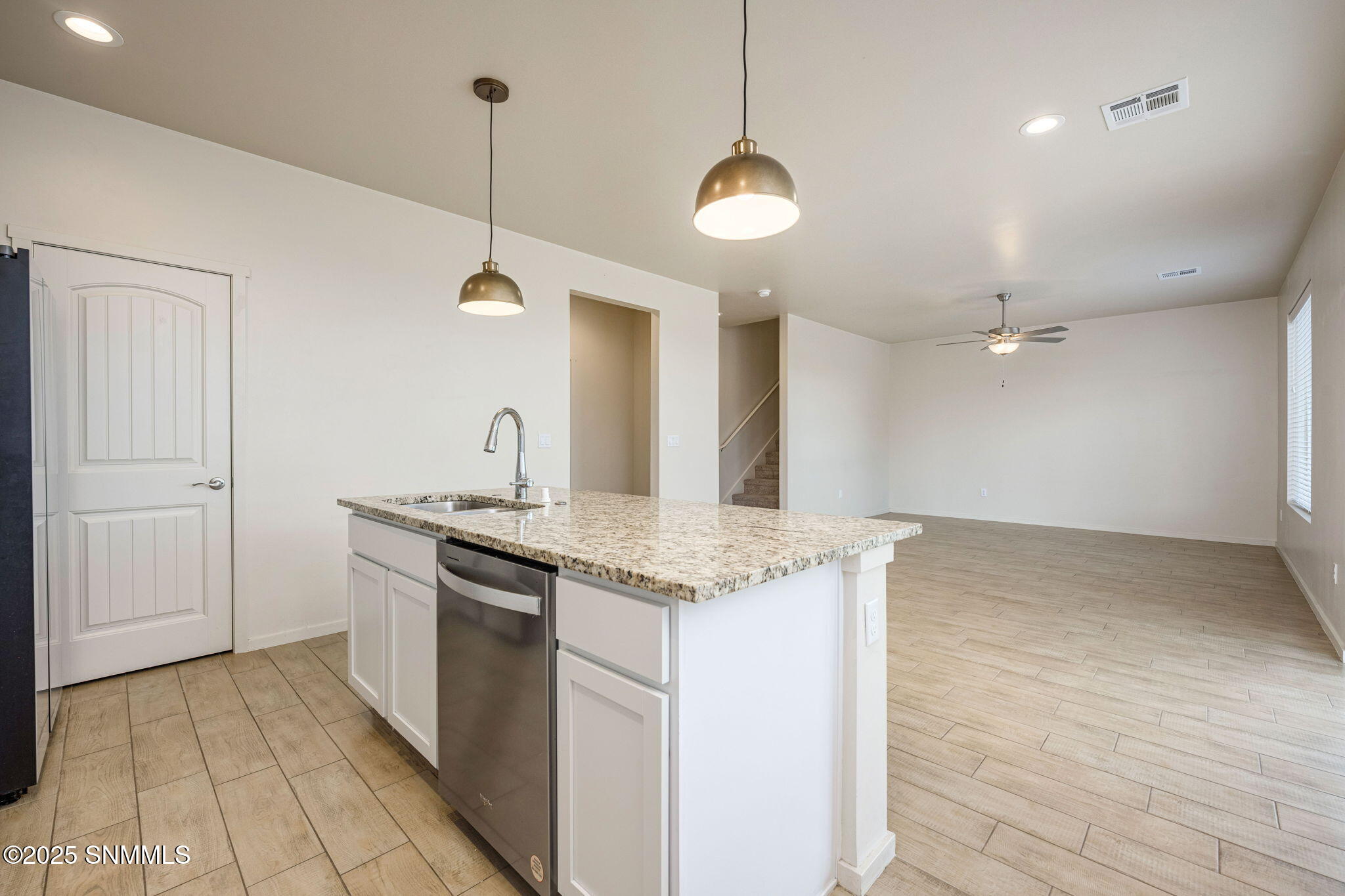 13-web-or-mls-Snappin Homes (Kailasa4974