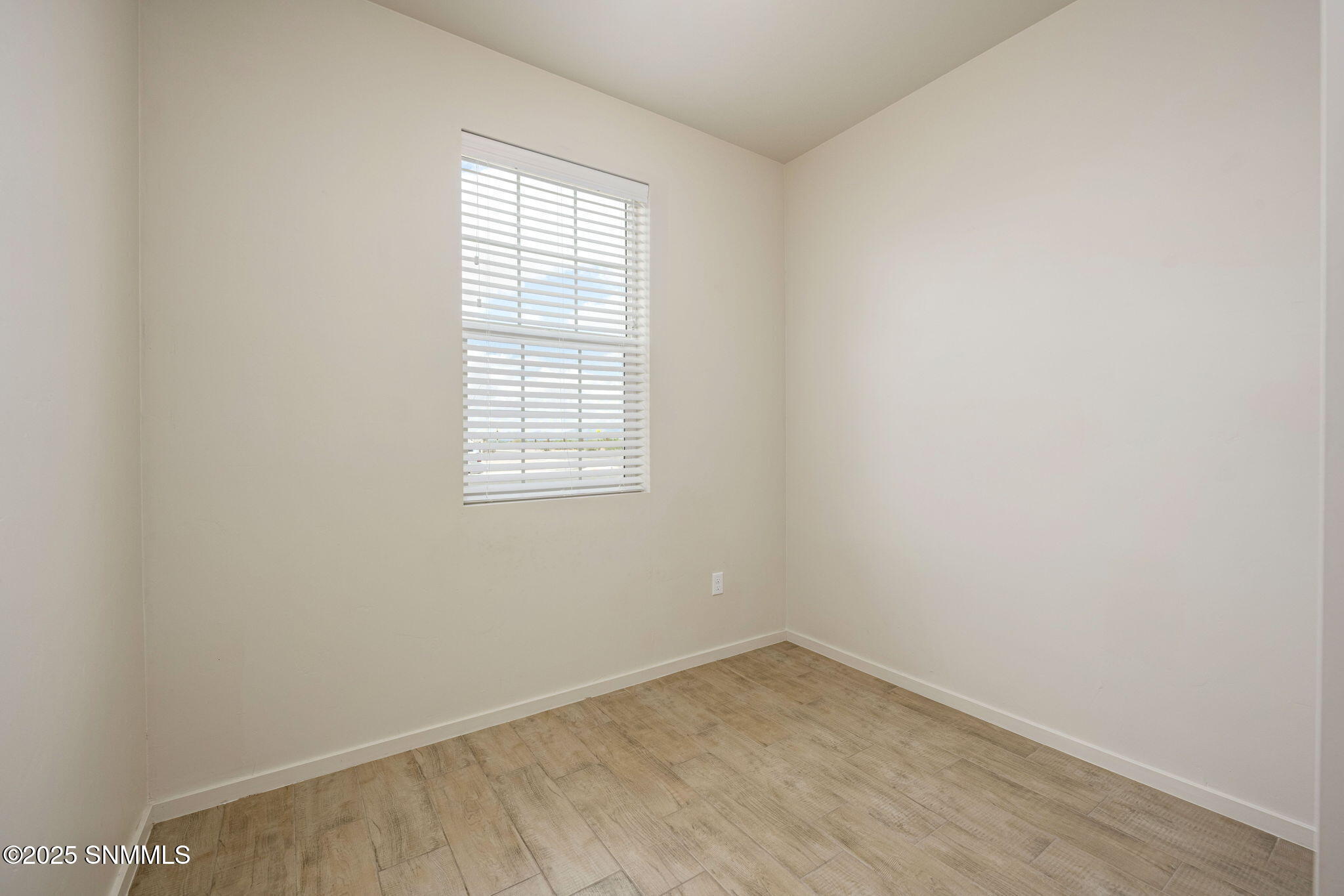 14-web-or-mls-Snappin Homes (Kailasa4974