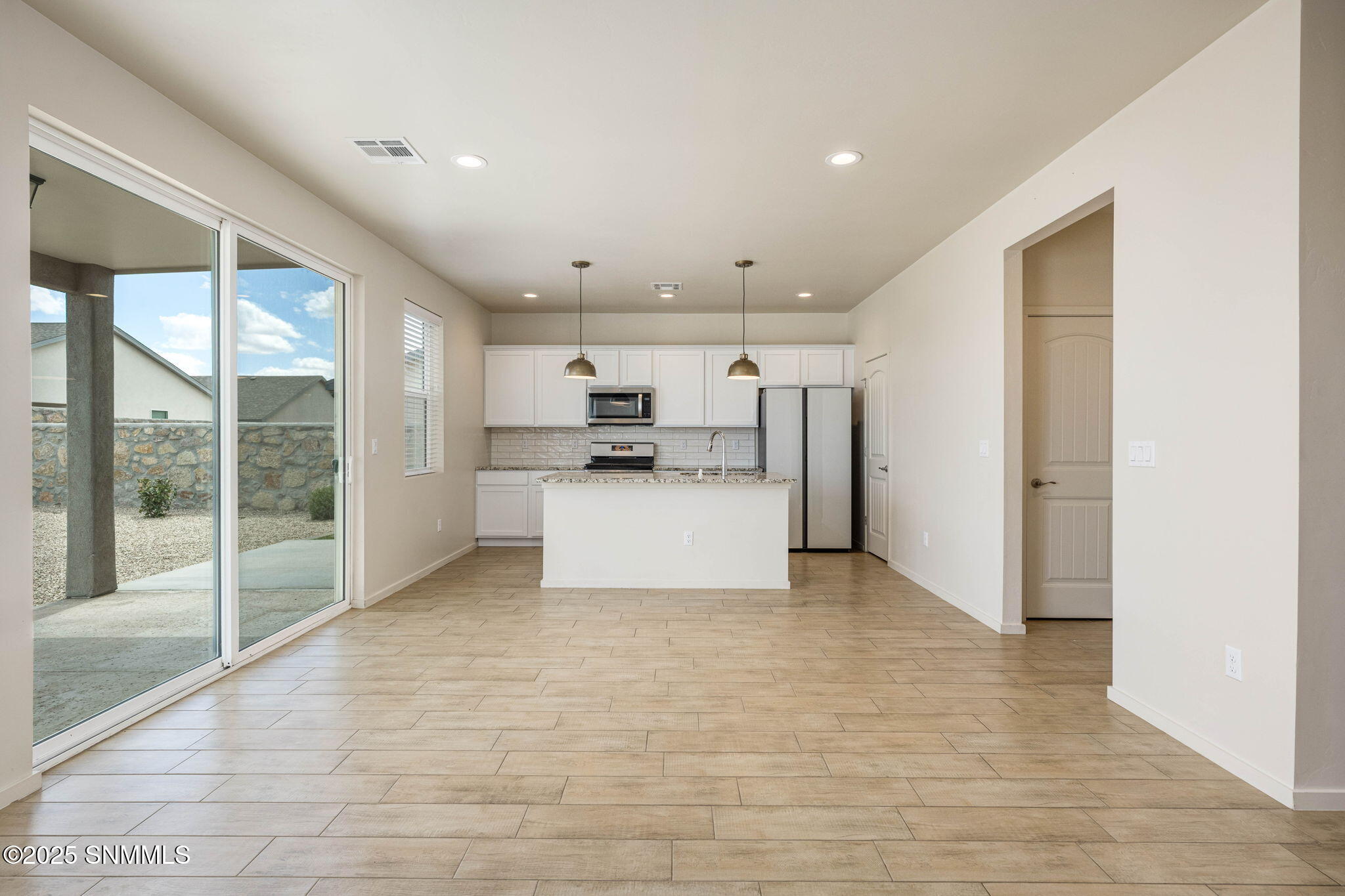 8-web-or-mls-Snappin Homes (Kailasa4974)