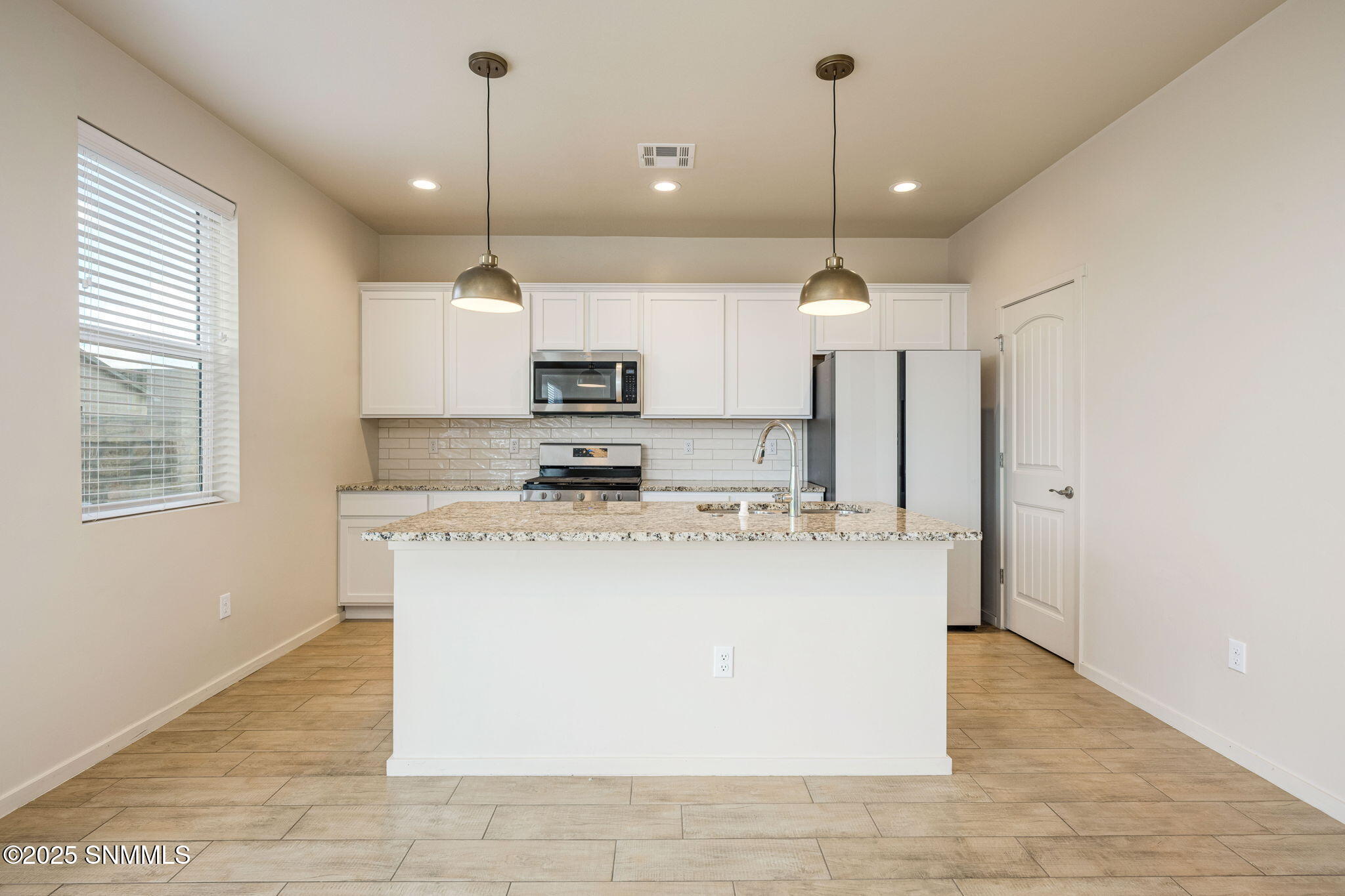 10-web-or-mls-Snappin Homes (Kailasa4974