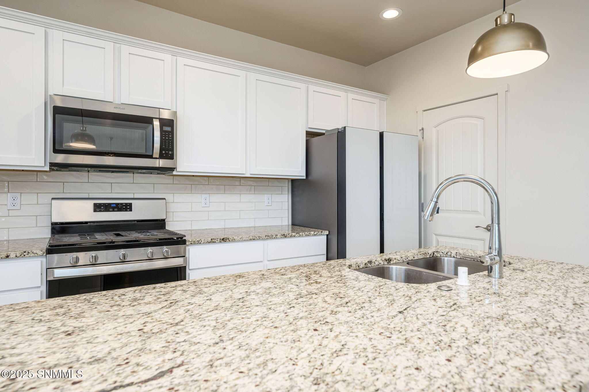 11-web-or-mls-Snappin Homes (Kailasa4974