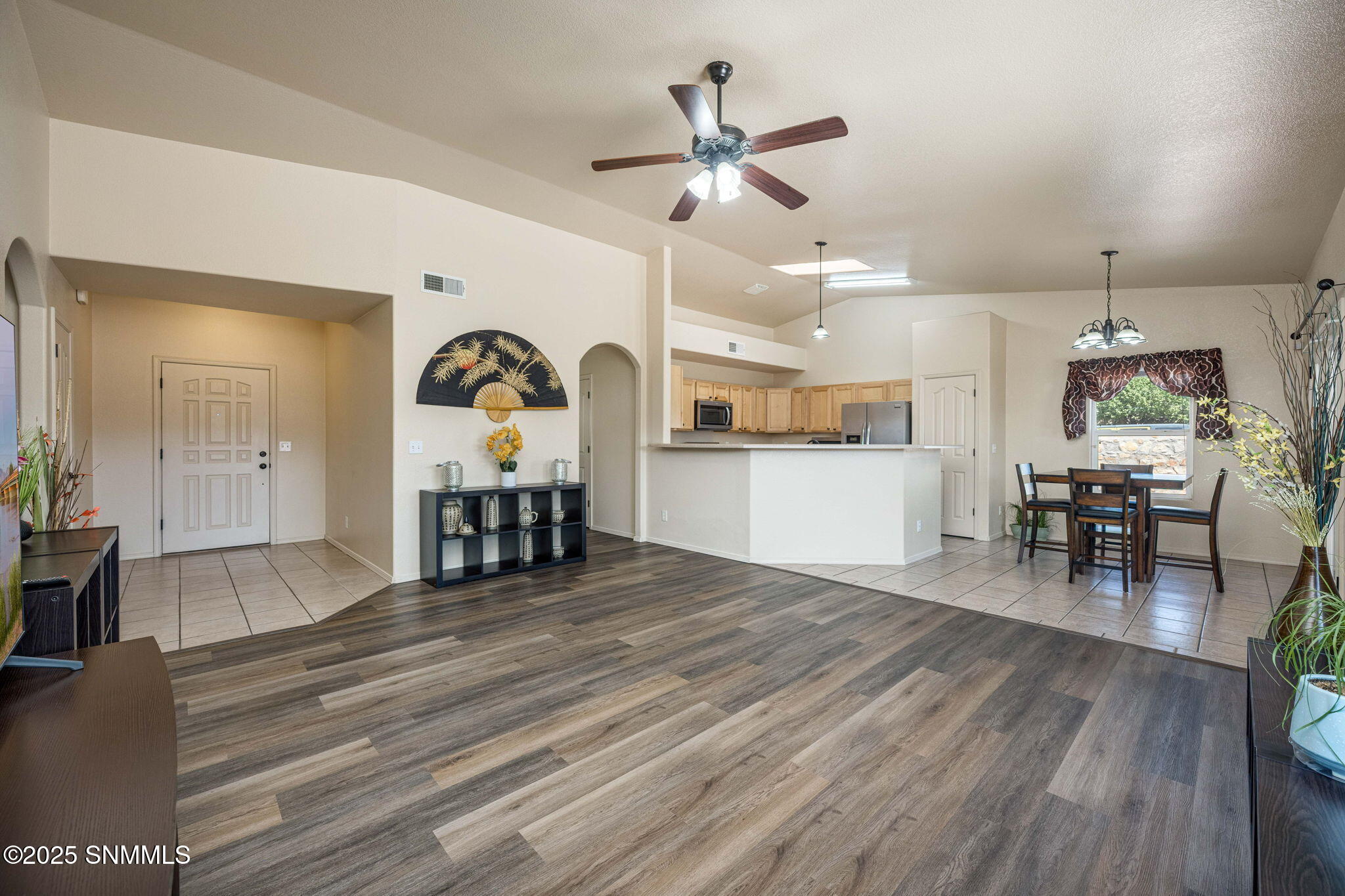 7-web-or-mls-Snappin Homes (PyramidPeak4