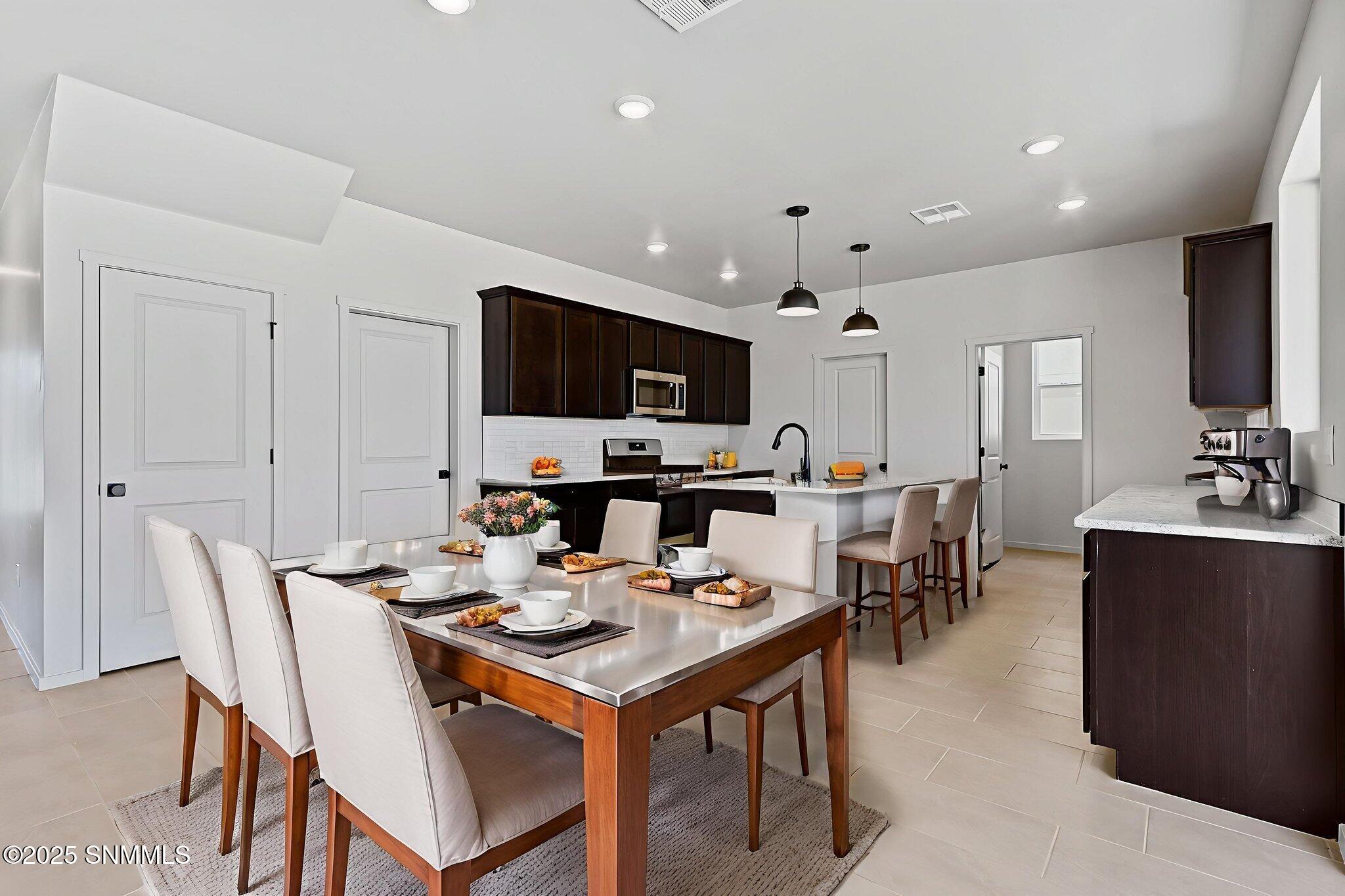 16-web-or-mls-IMG_0837 virtually staged