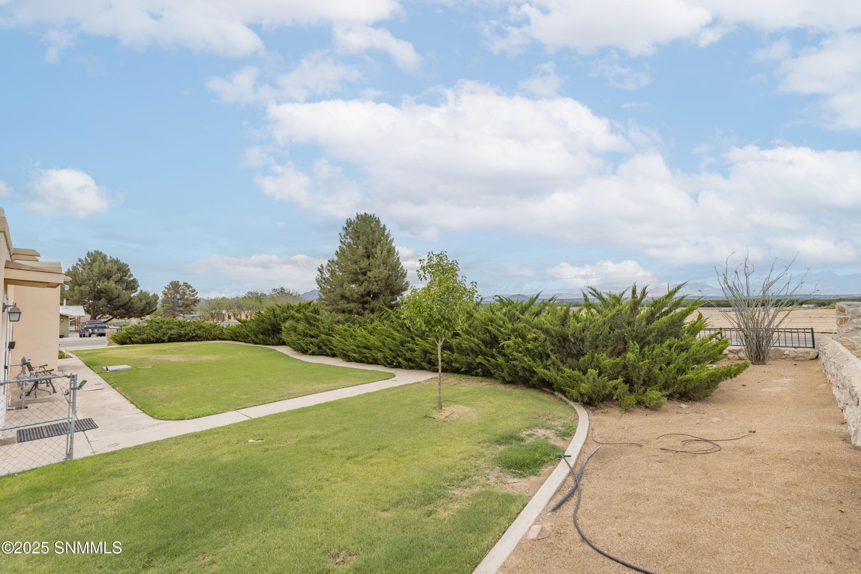 East views to mountains and valley