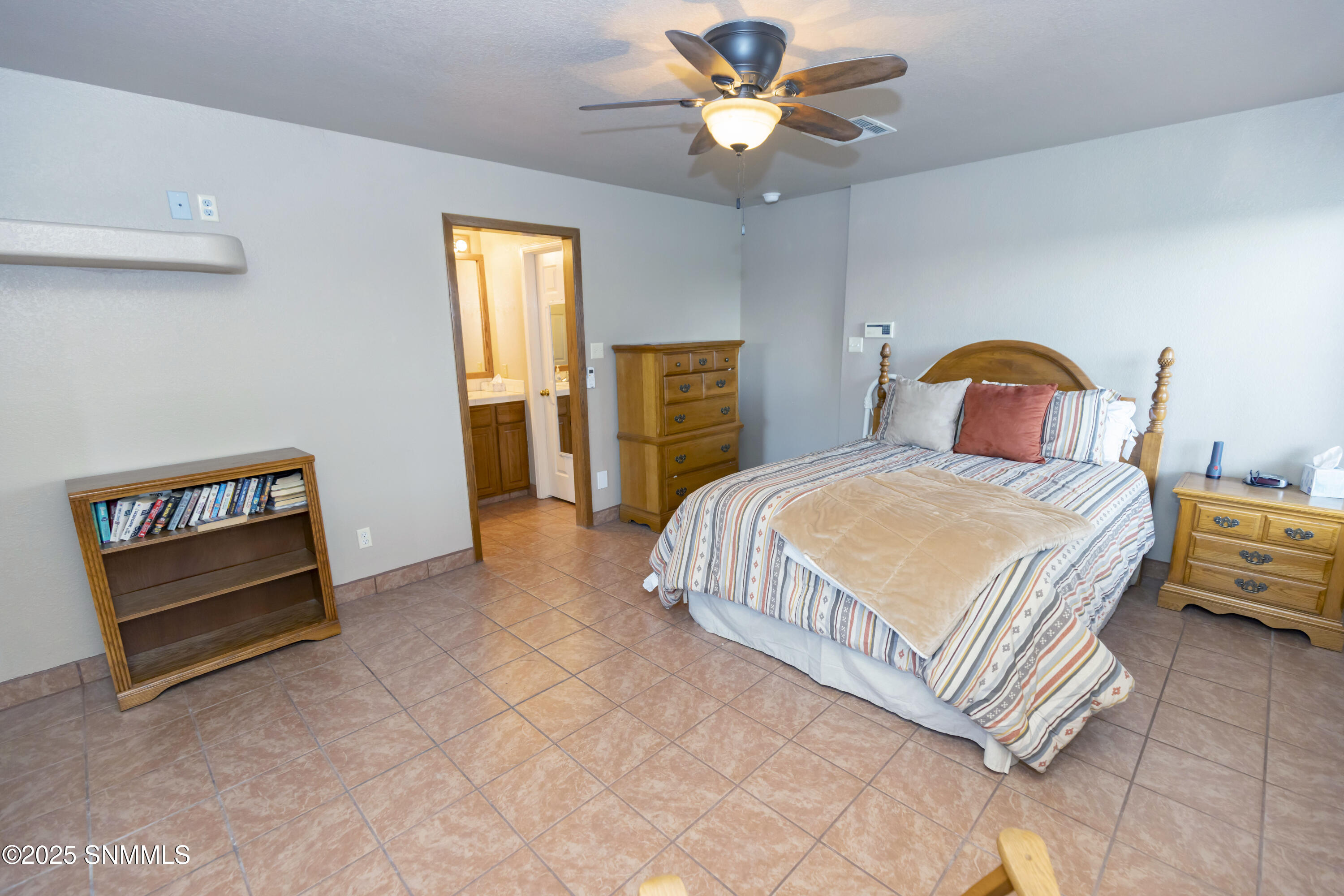 Attached casita with onsuite and walk in