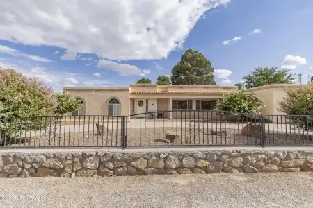 4001 Brian Place, Las Cruces, New Mexico 88007, 3 Bedrooms Bedrooms, ,2 BathroomsBathrooms,Residential,For Sale,Brian,2502118