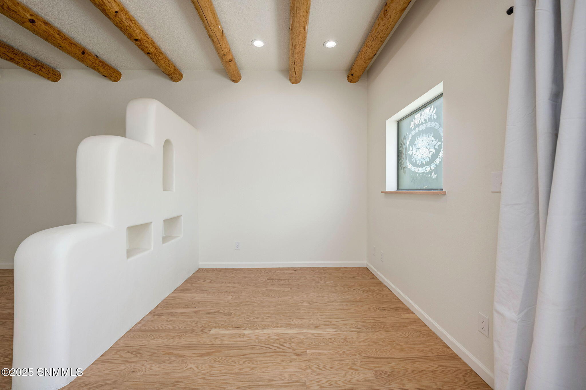 27-web-or-mls-Snappin Homes (Carver1032)