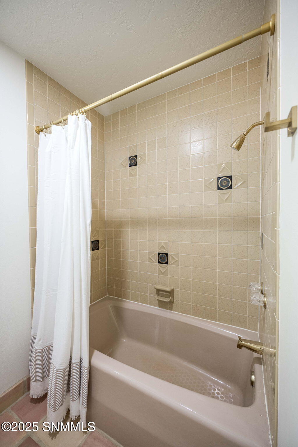 42-web-or-mls-Snappin Homes (Carver1032)