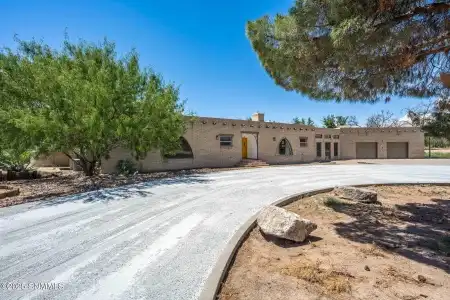 1032 Carver Road, Las Cruces, New Mexico 88005, 3 Bedrooms Bedrooms, ,3.5 BathroomsBathrooms,Residential,For Sale,Carver,2502307