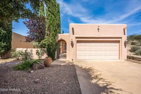 1561 Fairway Village Drive, Las Cruces, New Mexico 88007, 3 Bedrooms Bedrooms, ,2 BathroomsBathrooms,Residential,For Sale,Fairway Village,2502438