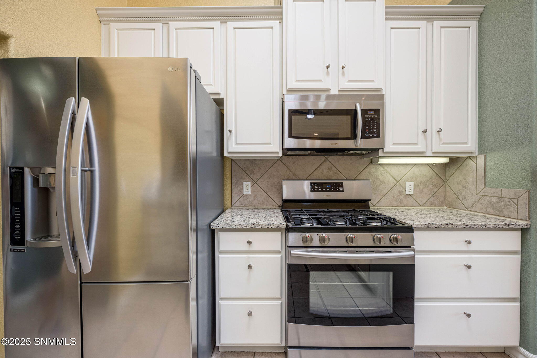 18-web-or-mls-Snappin Homes (Boldt2755)-