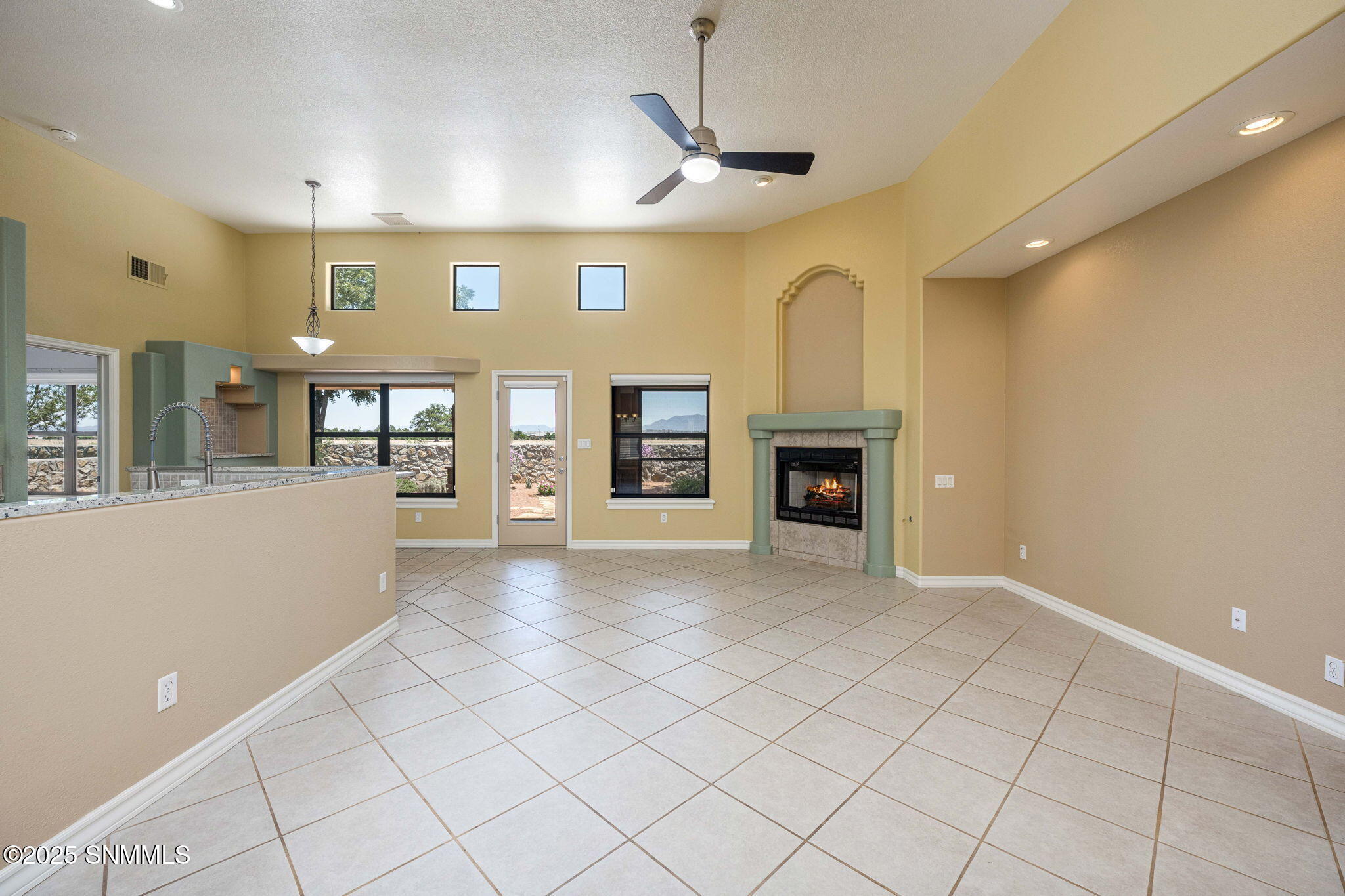 9-web-or-mls-Snappin Homes (Boldt2755)-9