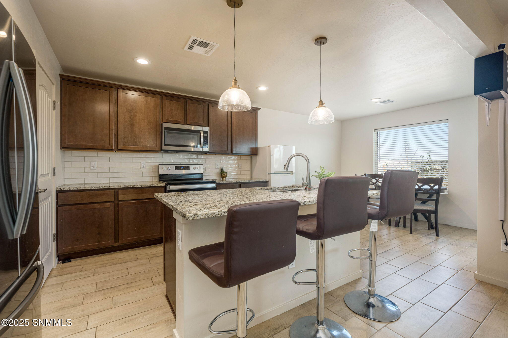 15-web-or-mls-Snappin Homes (Kailasa4925