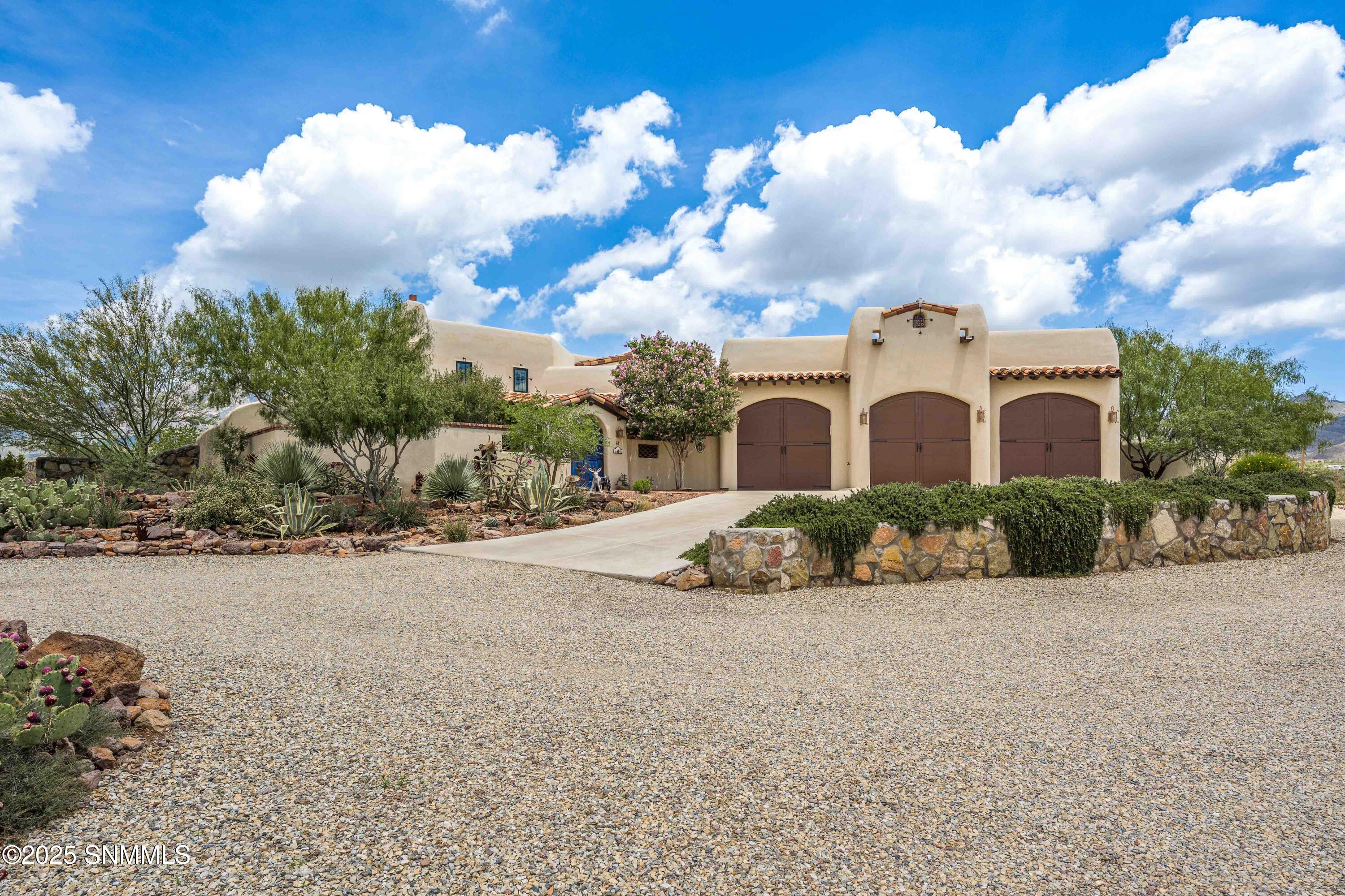 Snappin Homes (HenoMine5002_NEW)-1