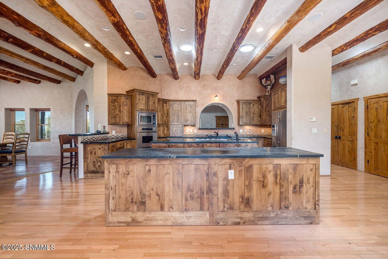 21-Kitchen-12 Loma Real Rd