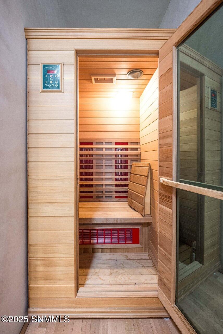 38-Bathroom2 Sauna-12 Loma Real Rd