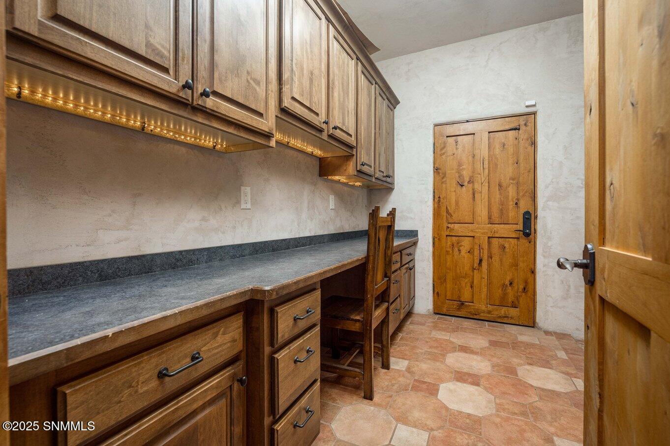 44-Utility Rm-12 Loma Real Rd