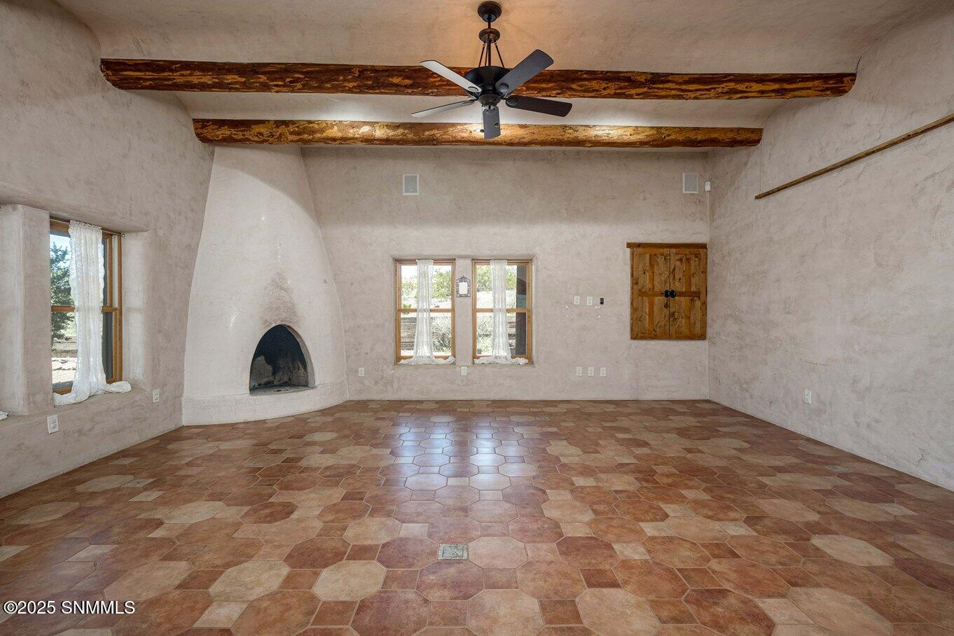 08-Living Room-12 Loma Real Rd