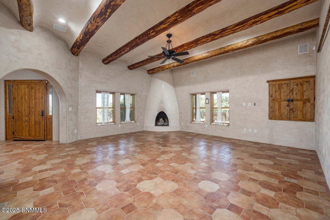 09-Living Room-12 Loma Real Rd