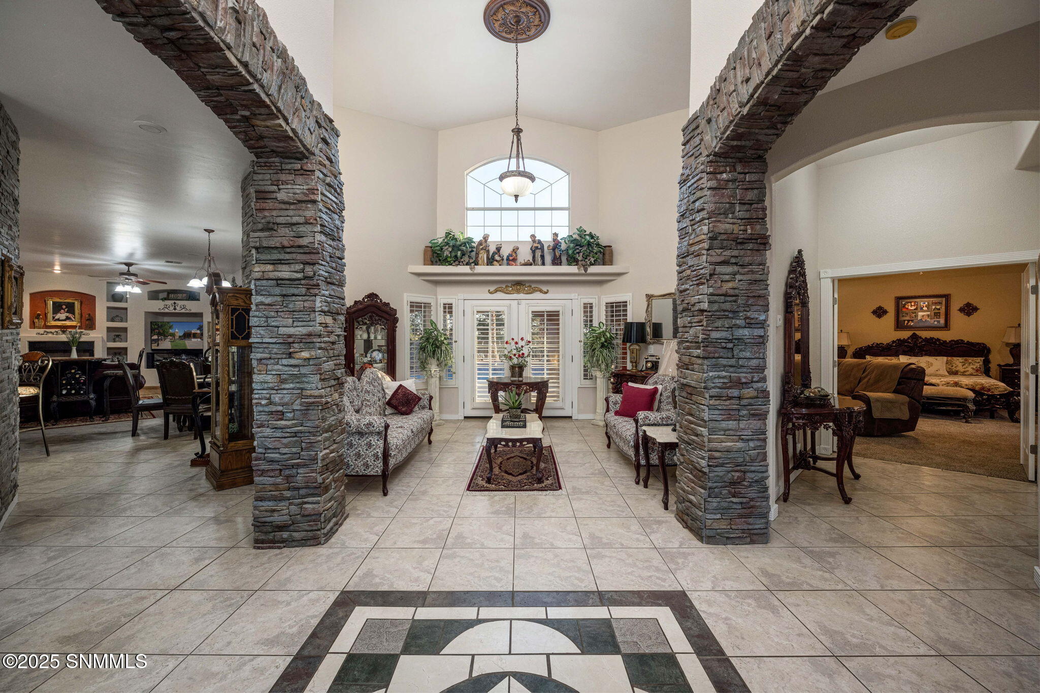 10-web-or-mls-Snappin Homes (OldFarm2750