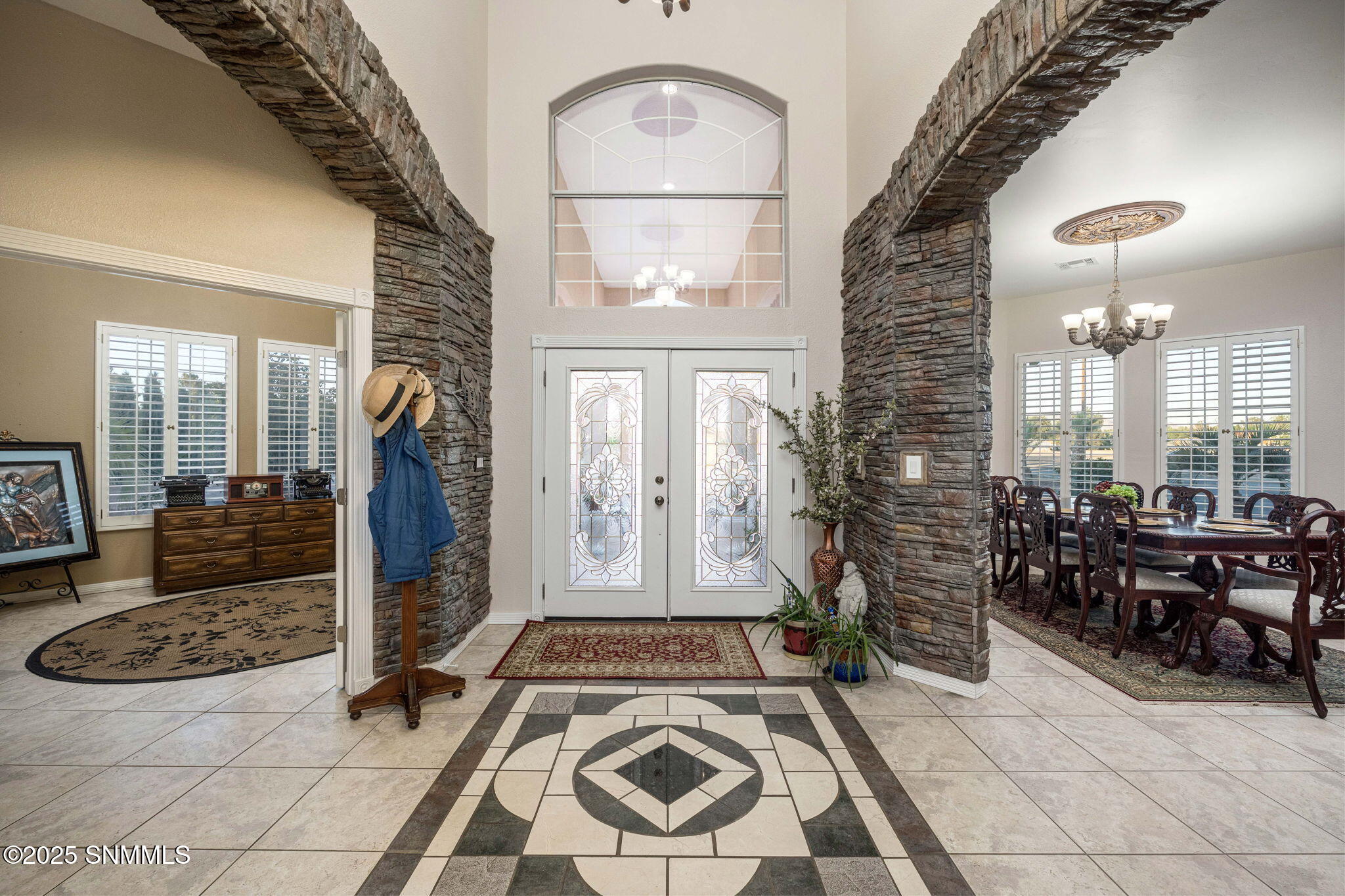 11-web-or-mls-Snappin Homes (OldFarm2750