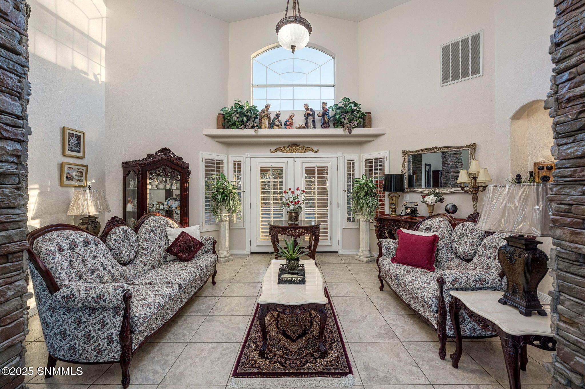 12-web-or-mls-Snappin Homes (OldFarm2750