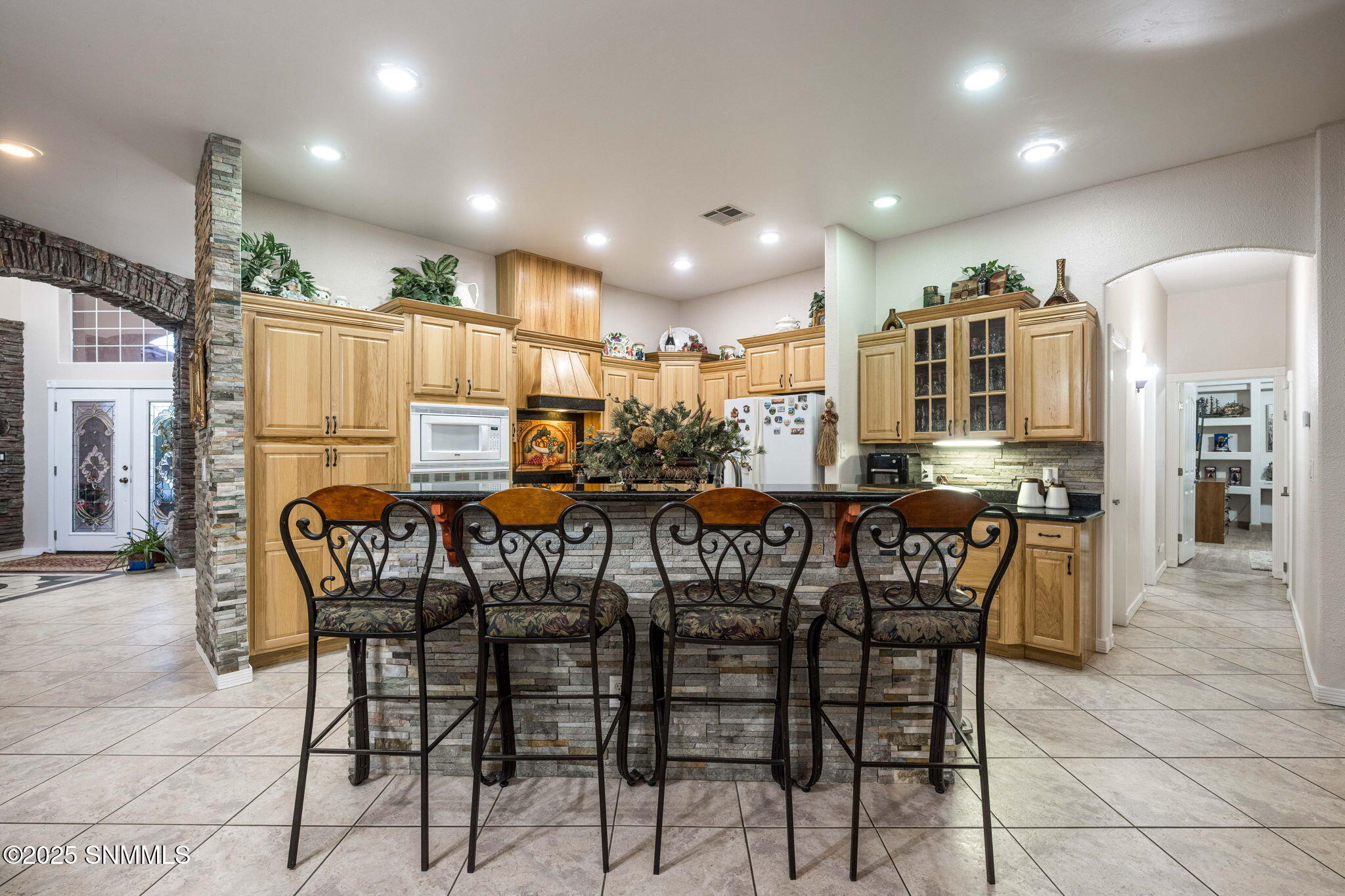 18-web-or-mls-Snappin Homes (OldFarm2750