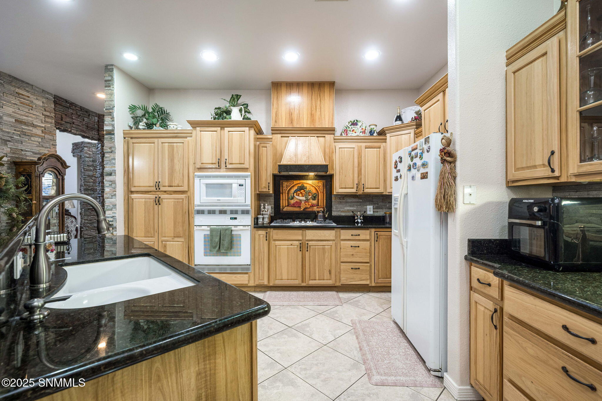 19-web-or-mls-Snappin Homes (OldFarm2750