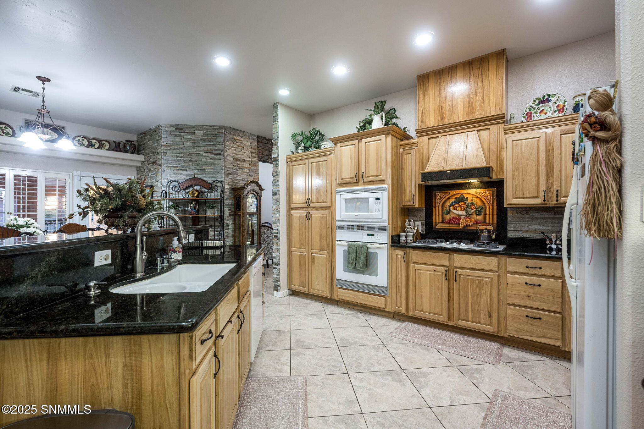 20-web-or-mls-Snappin Homes (OldFarm2750