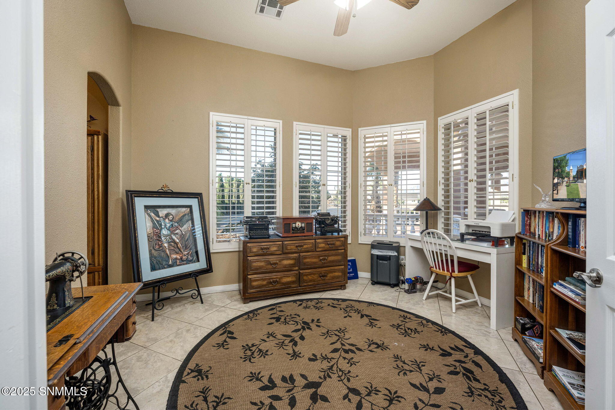 26-web-or-mls-Snappin Homes (OldFarm2750