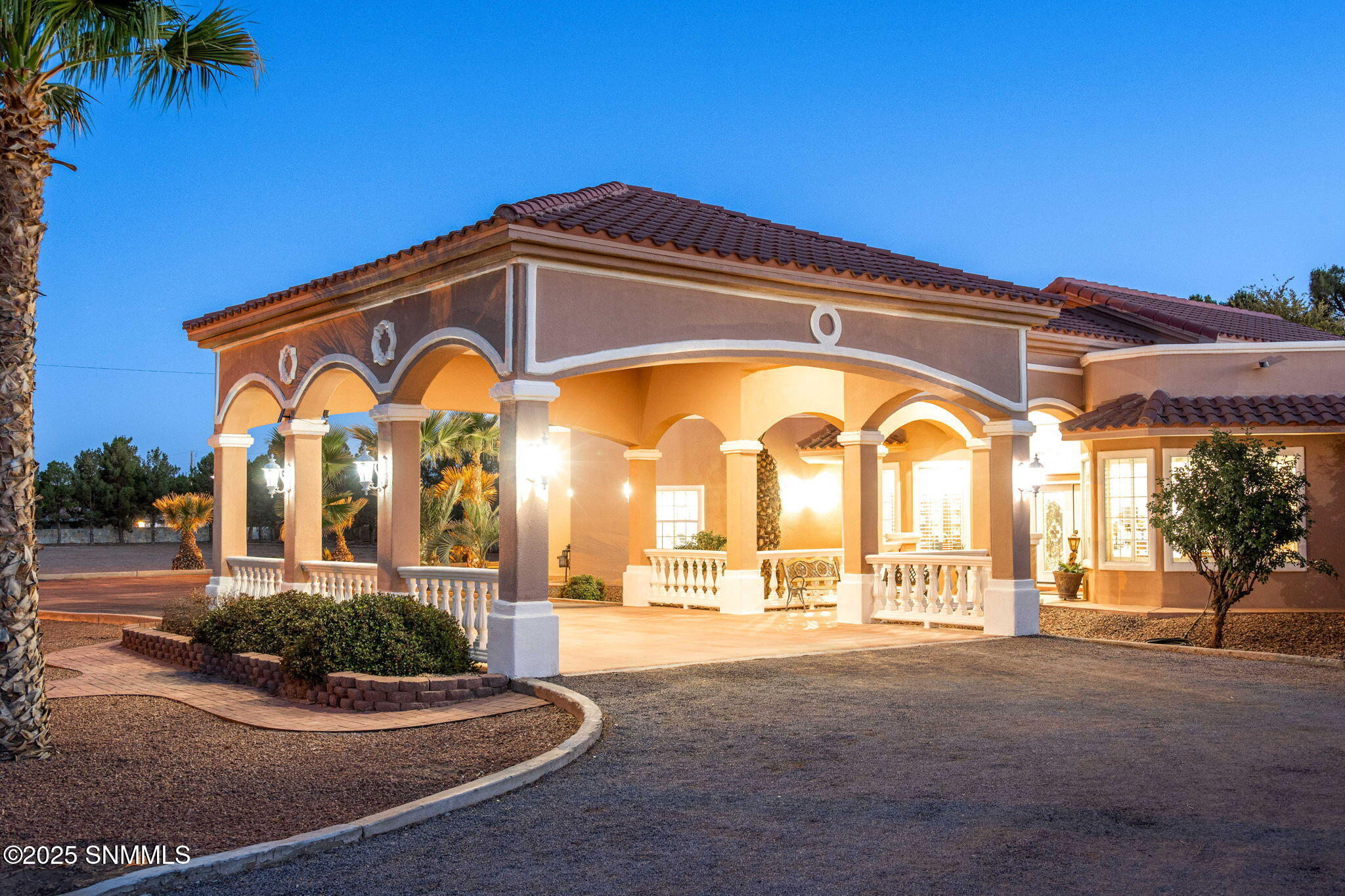 3-web-or-mls-Snappin Homes (OldFarm2750)