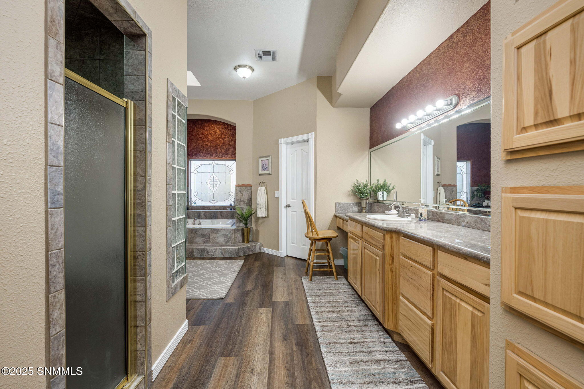 34-web-or-mls-Snappin Homes (OldFarm2750