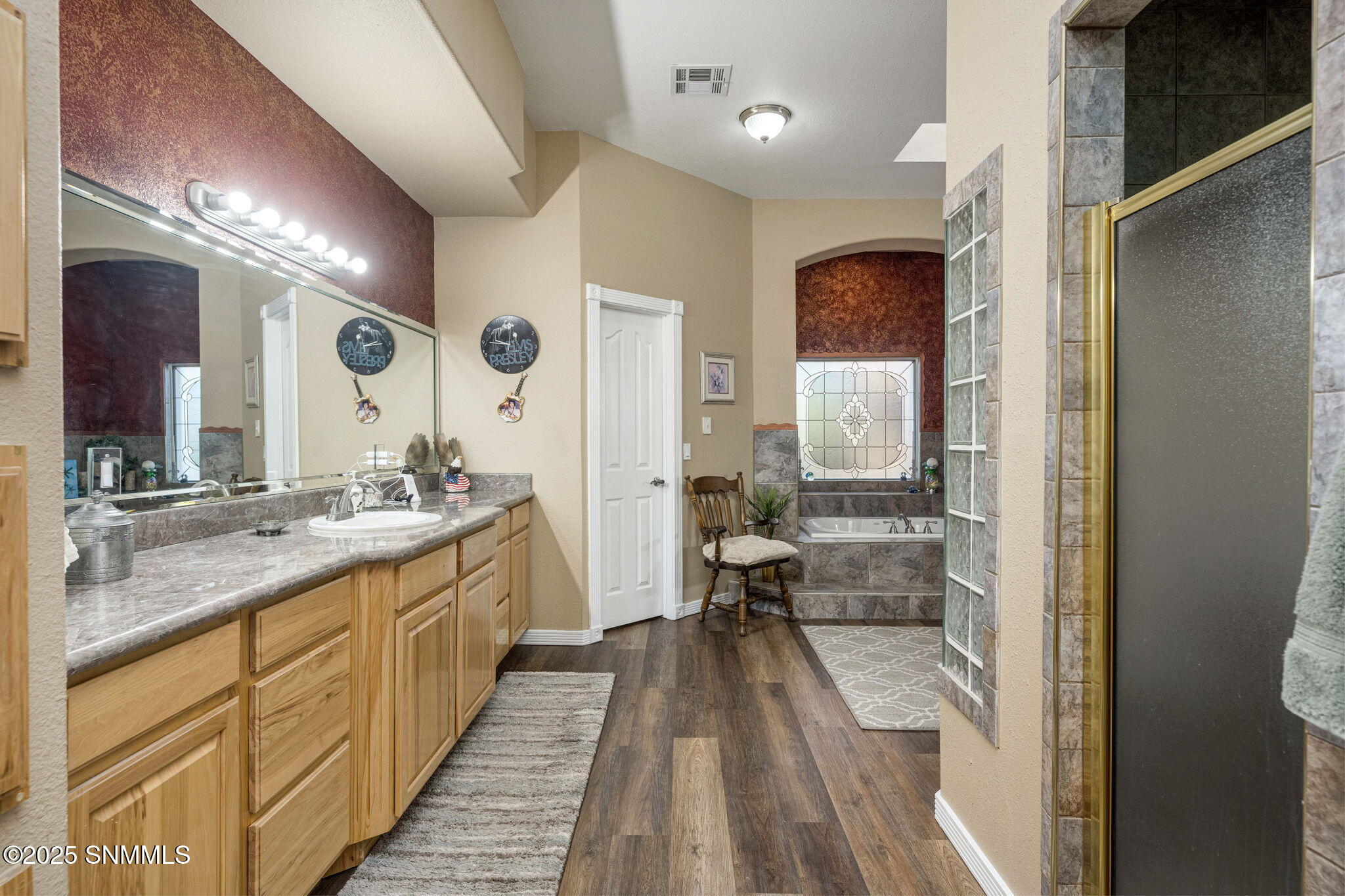 36-web-or-mls-Snappin Homes (OldFarm2750