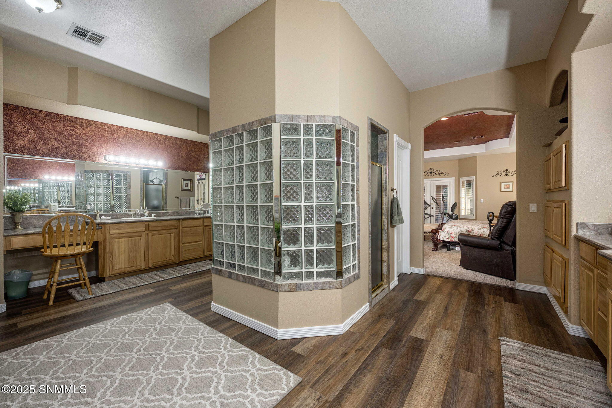 37-web-or-mls-Snappin Homes (OldFarm2750