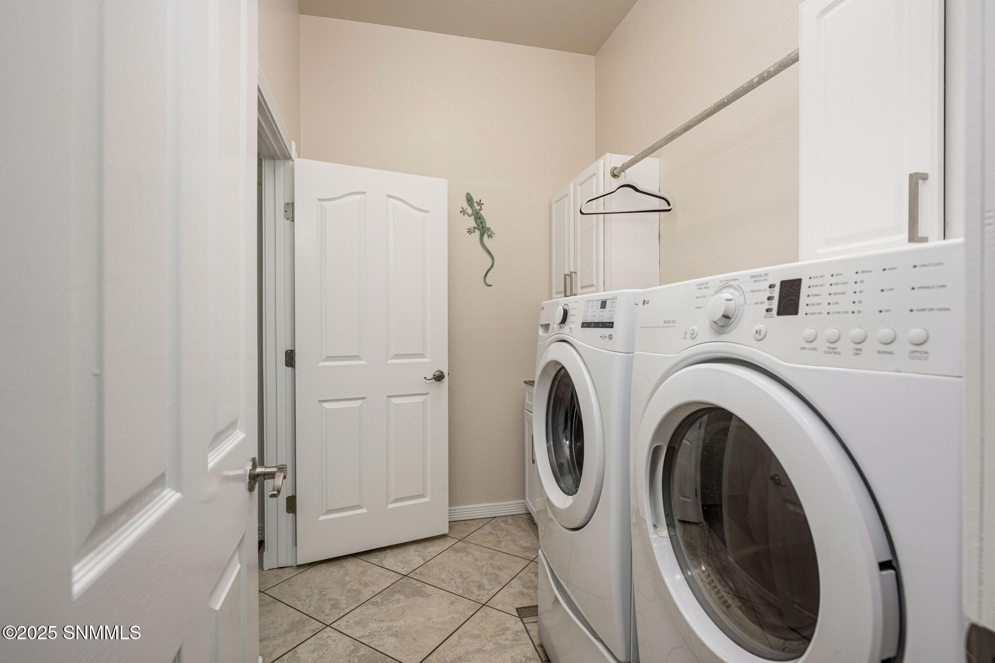 48-web-or-mls-Snappin Homes (OldFarm2750