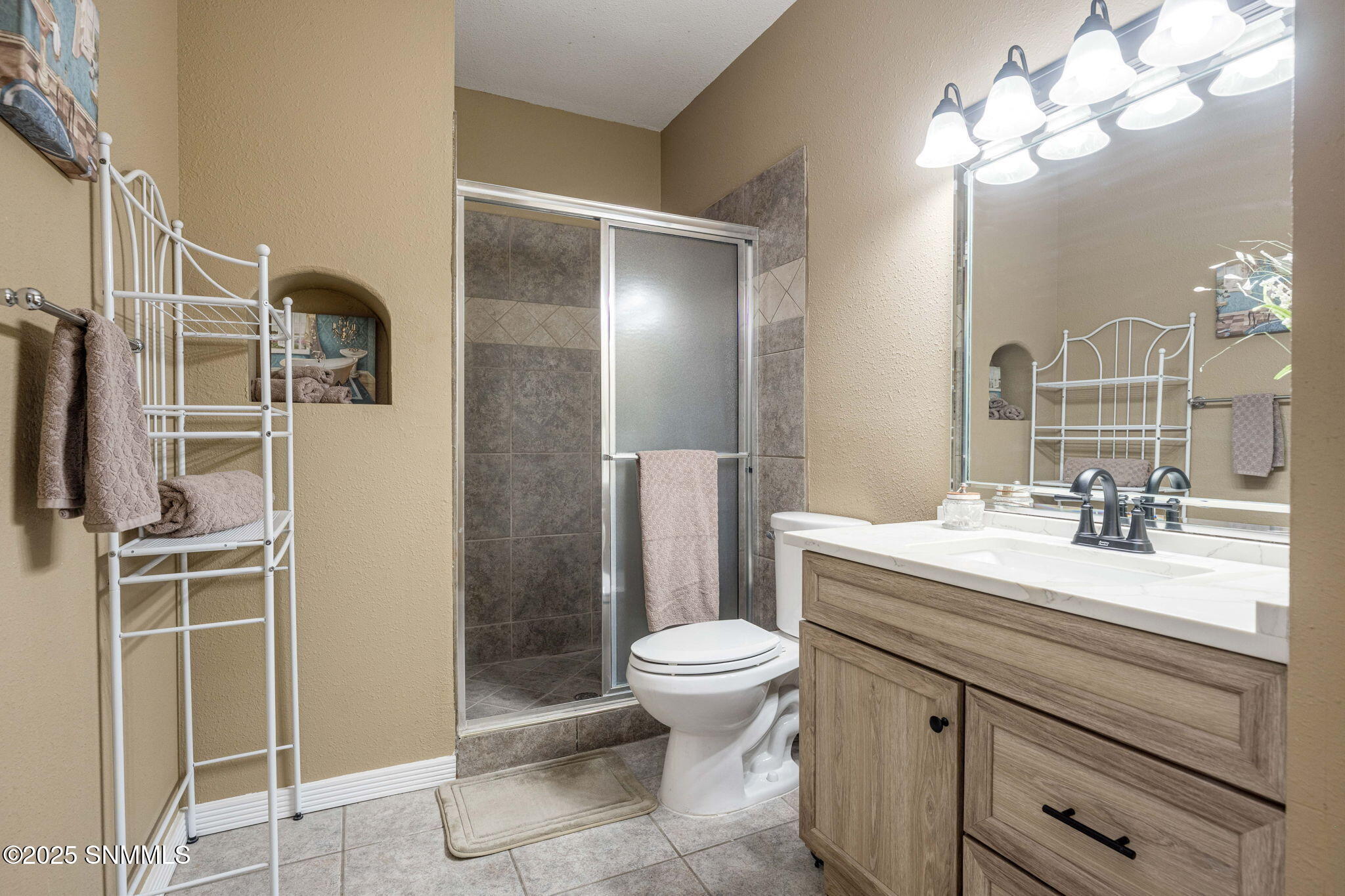 57-web-or-mls-Snappin Homes (OldFarm2750