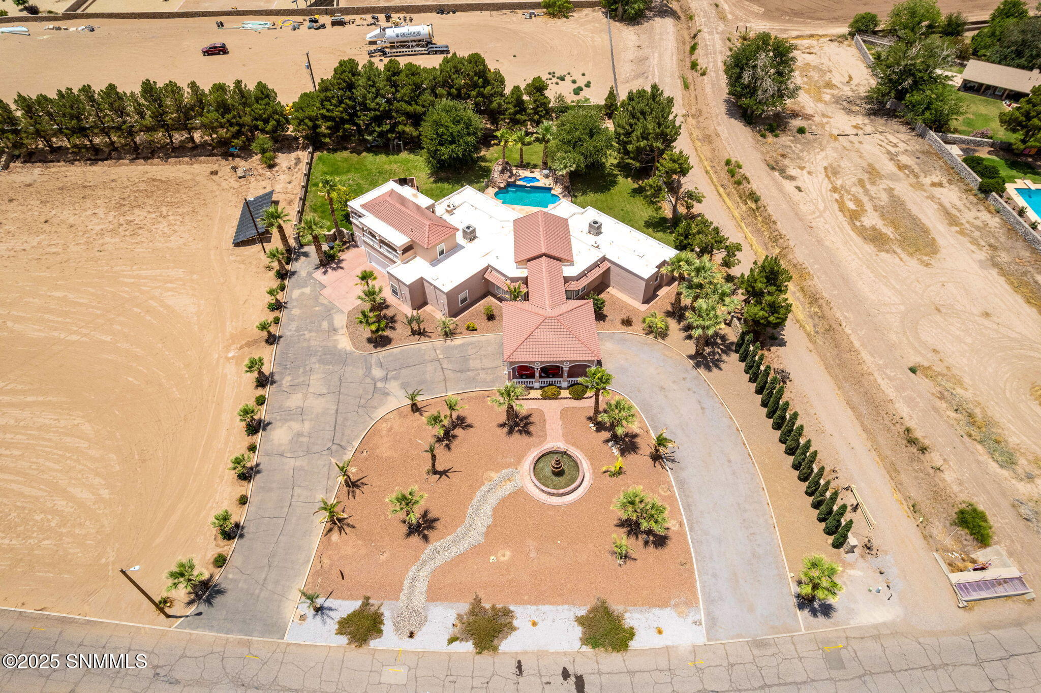 82-web-or-mls-Snappin Homes (OldFarm2750