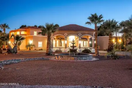 2750 Old Farm Road, Mesilla, New Mexico 88046, 4 Bedrooms Bedrooms, ,4.5 BathroomsBathrooms,Residential,For Sale,Old Farm,2501718