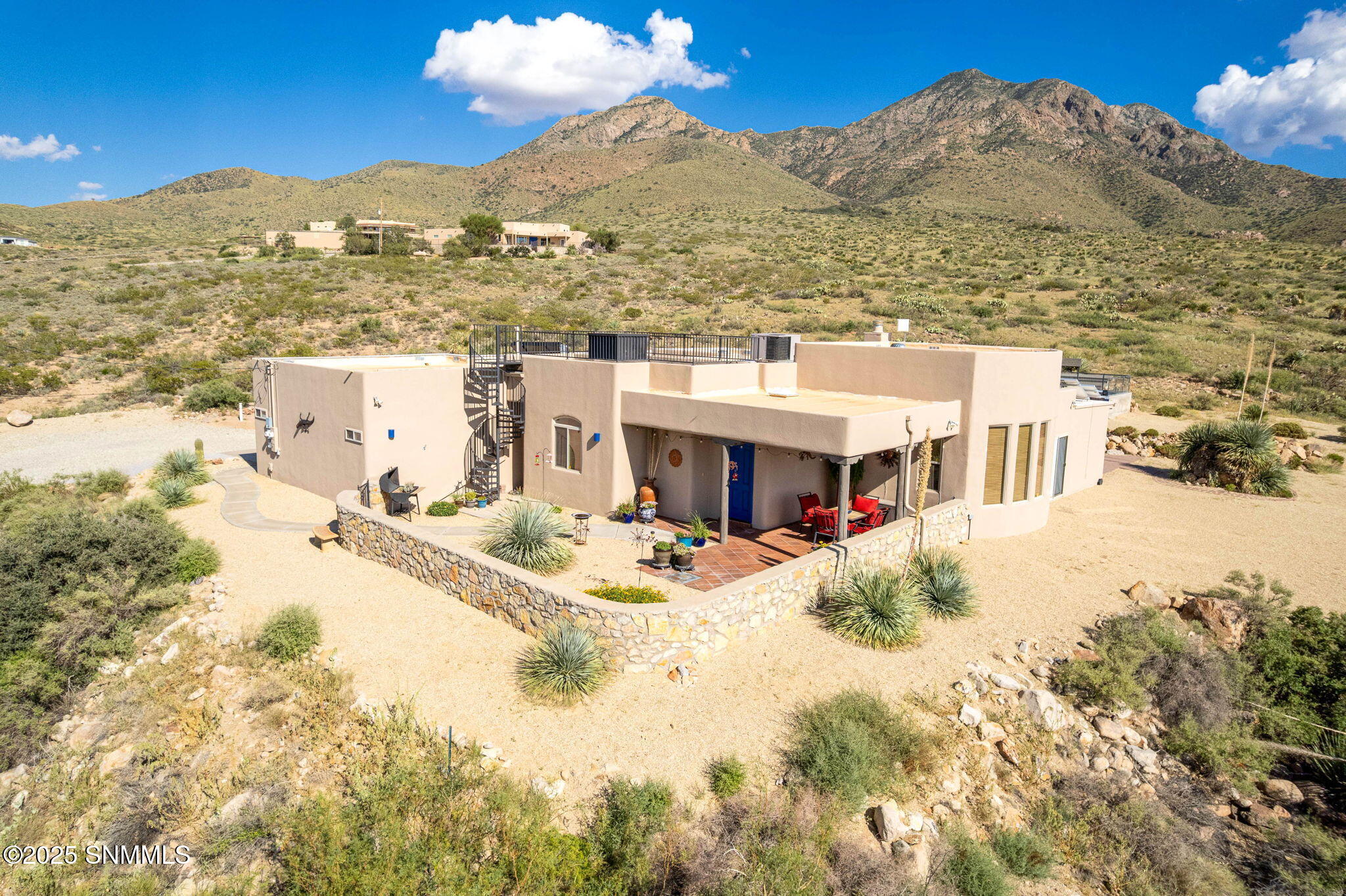 72-web-or-mls-Snappin Homes (SpaceMurals