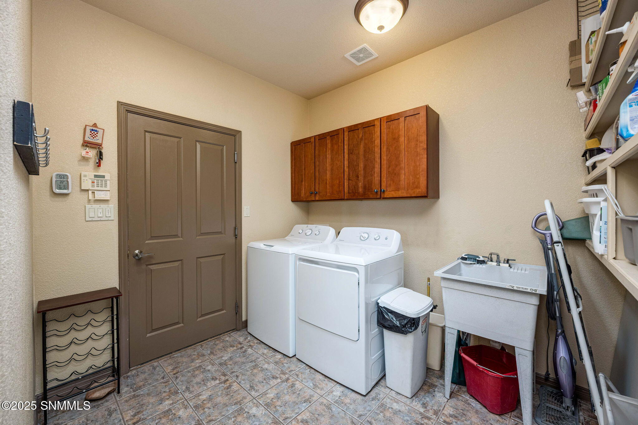 19-web-or-mls-Snappin Homes (SpaceMurals