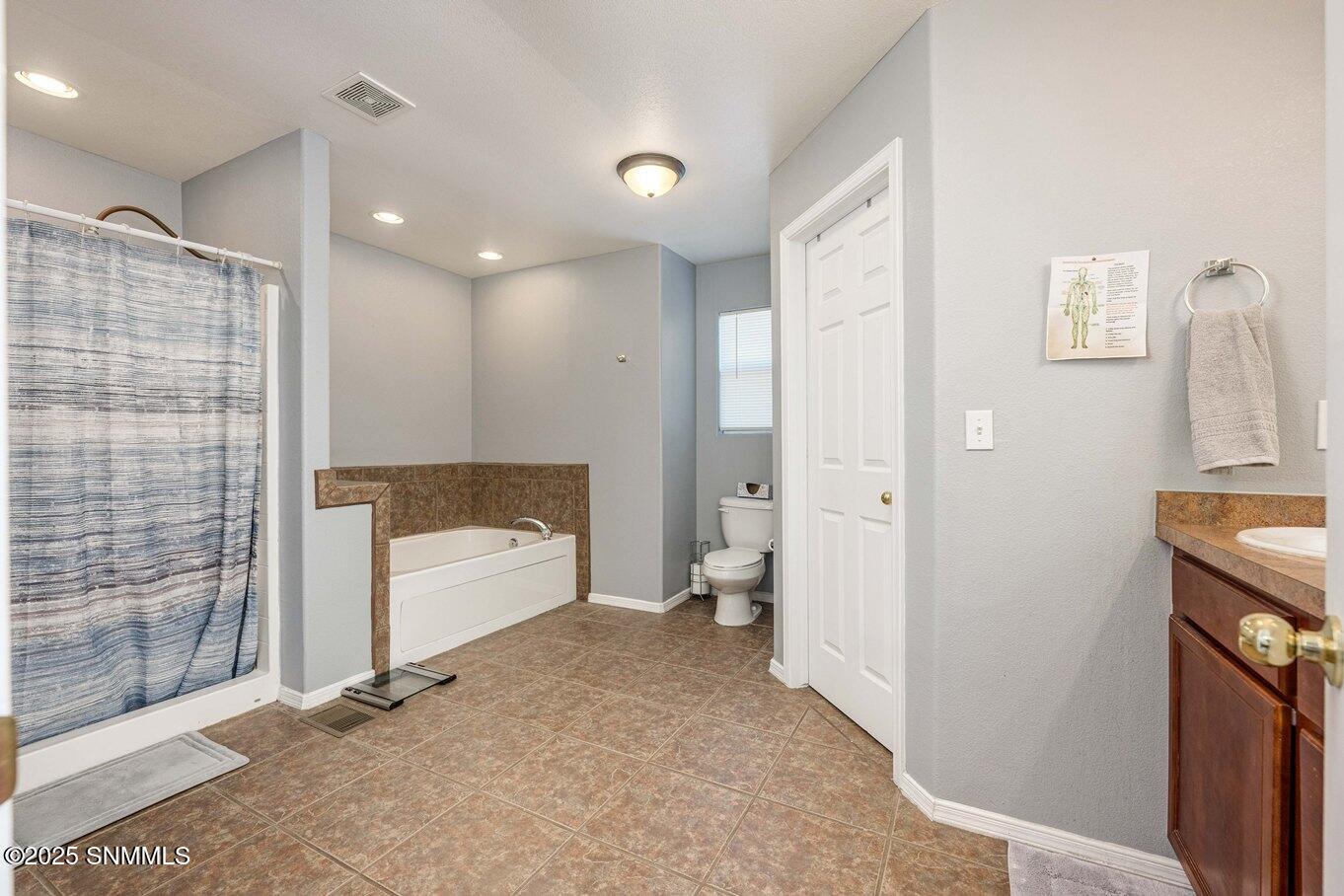 19-Master Bath-4640 Salado Creek-30