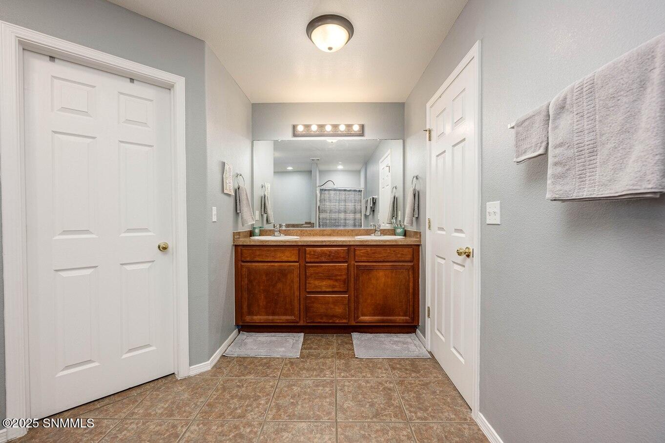 21-Master Bath-4640 Salado Creek-32