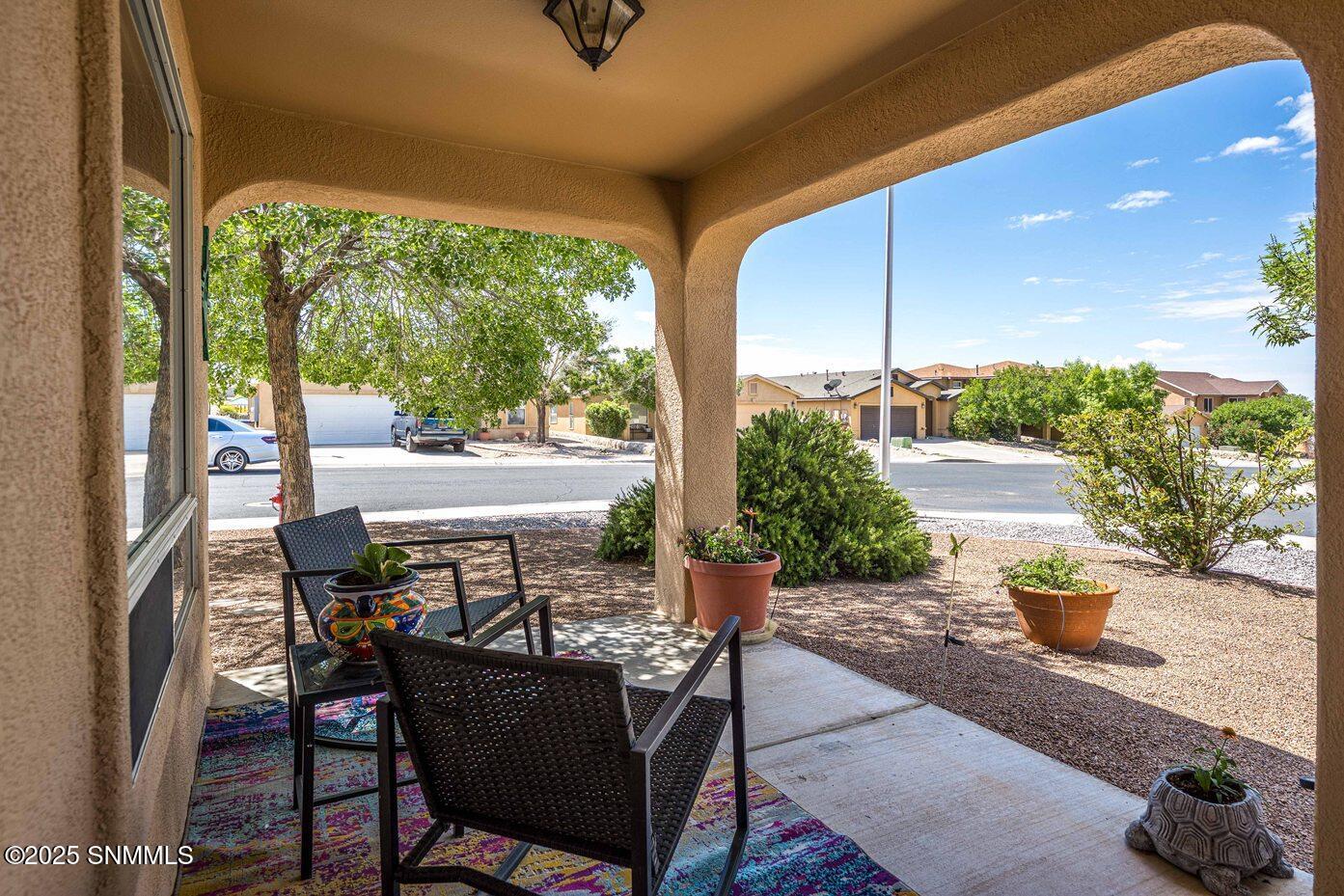 03-Front Porch-4640 Salado Creek-05