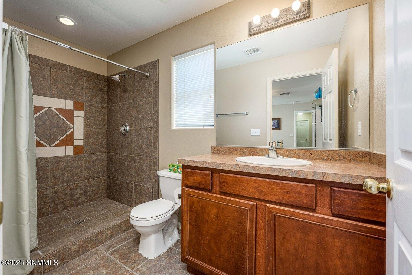 31-Downstairs Guest Bath-4640 Salado Cre