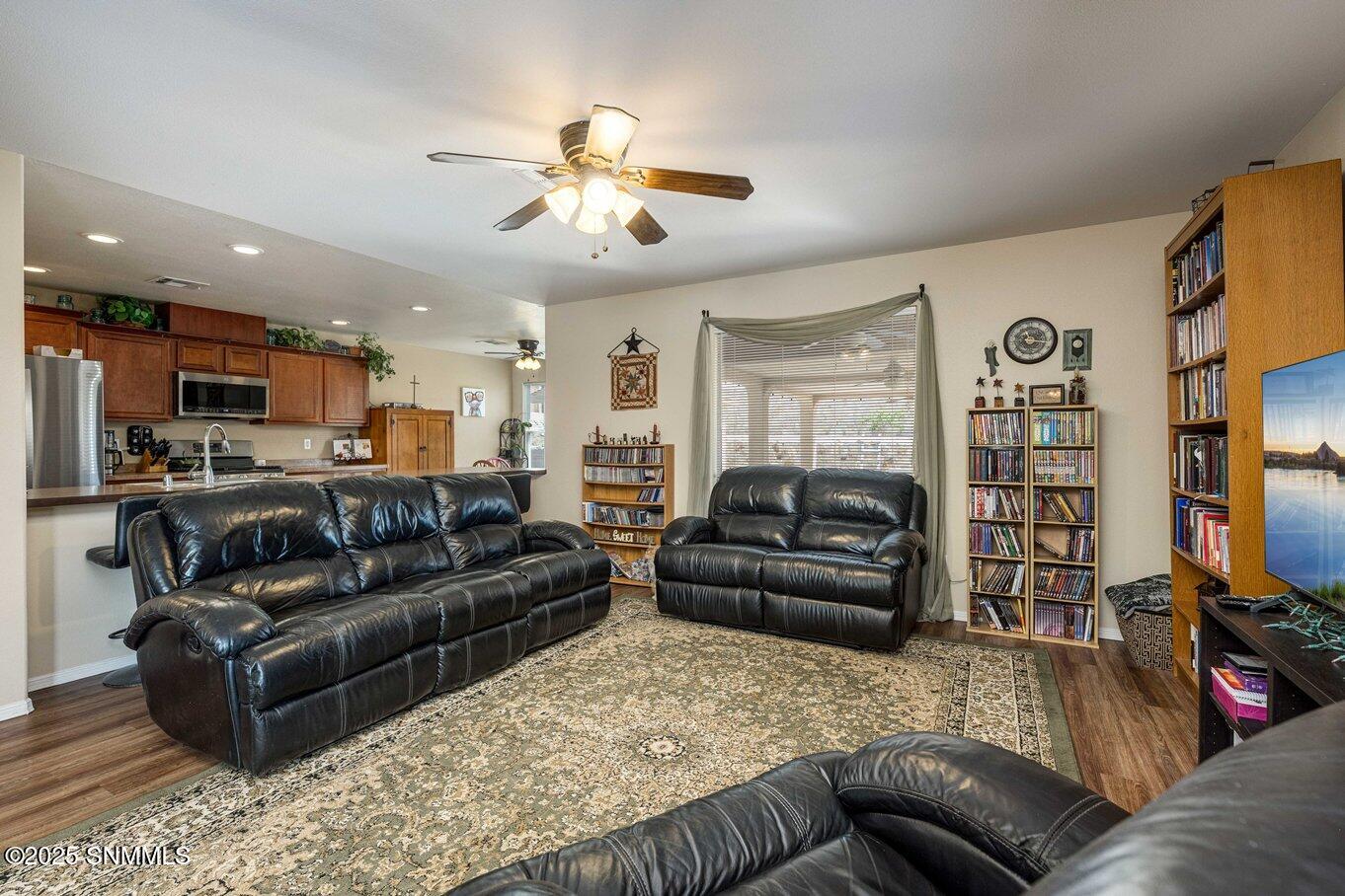 08-Family Rm-4640 Salado Creek-12