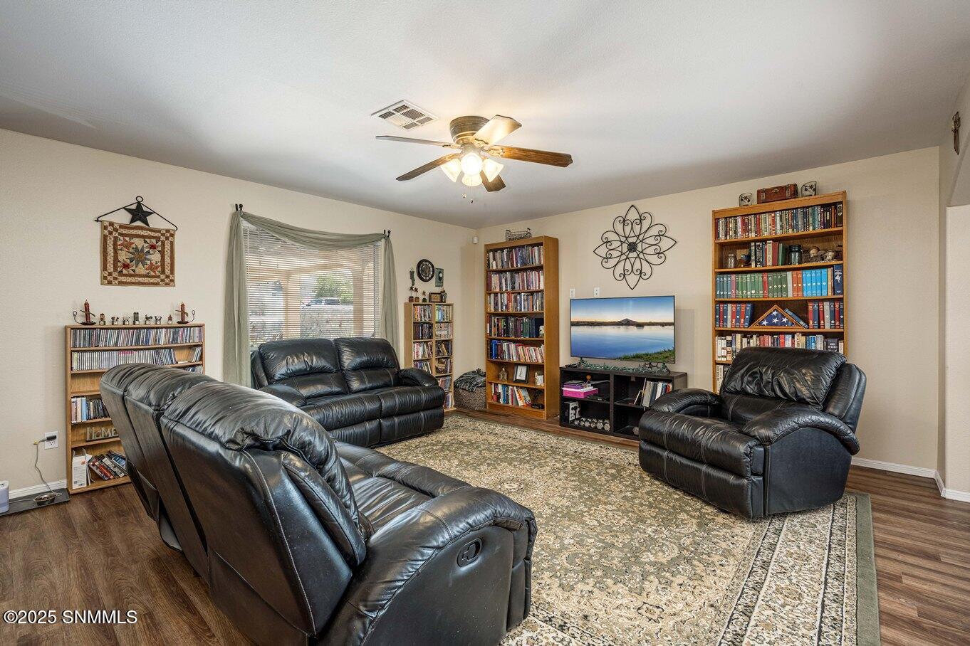 09-Family Rm-4640 Salado Creek-11