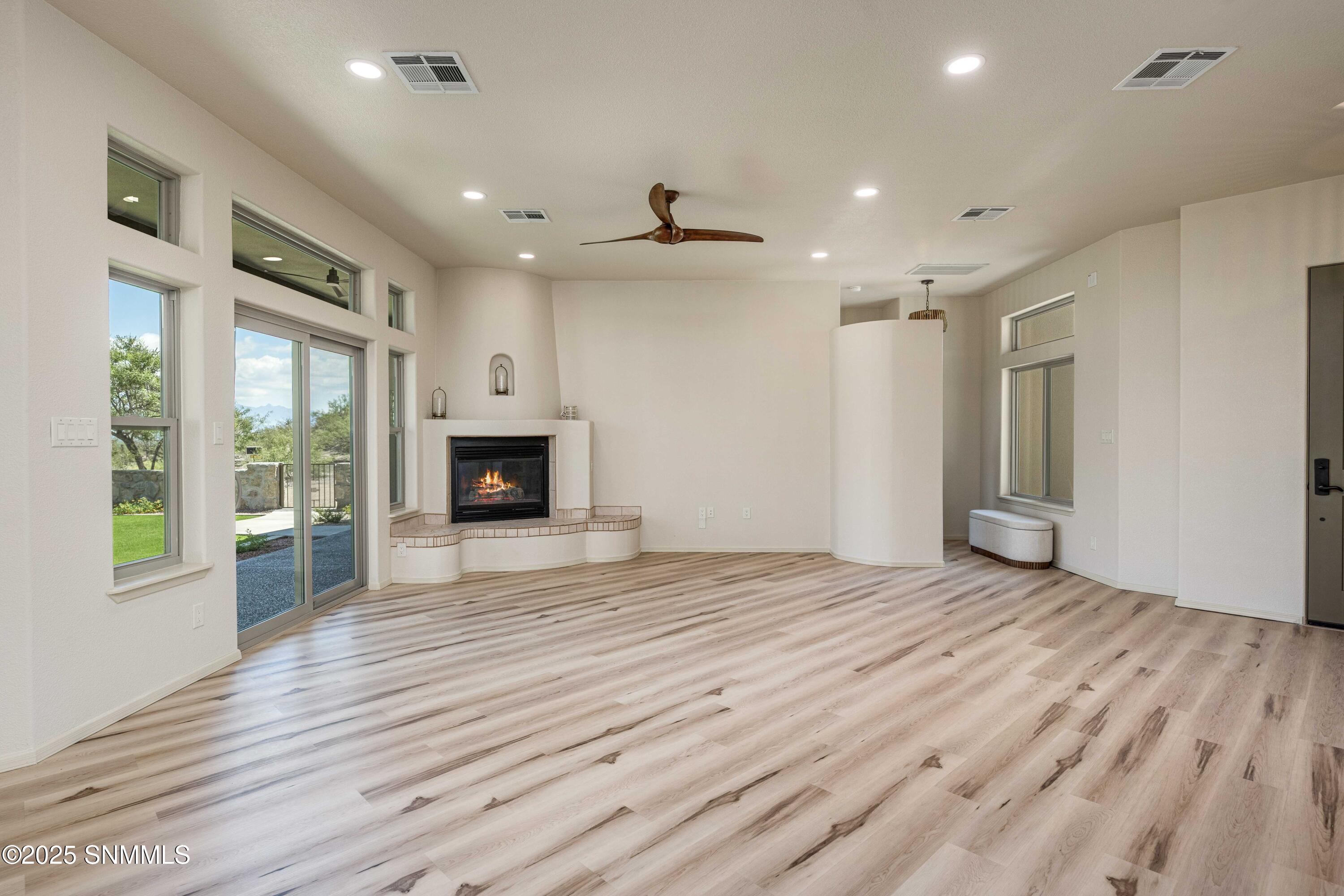 Snappin Homes (VistaSierra1810)-8