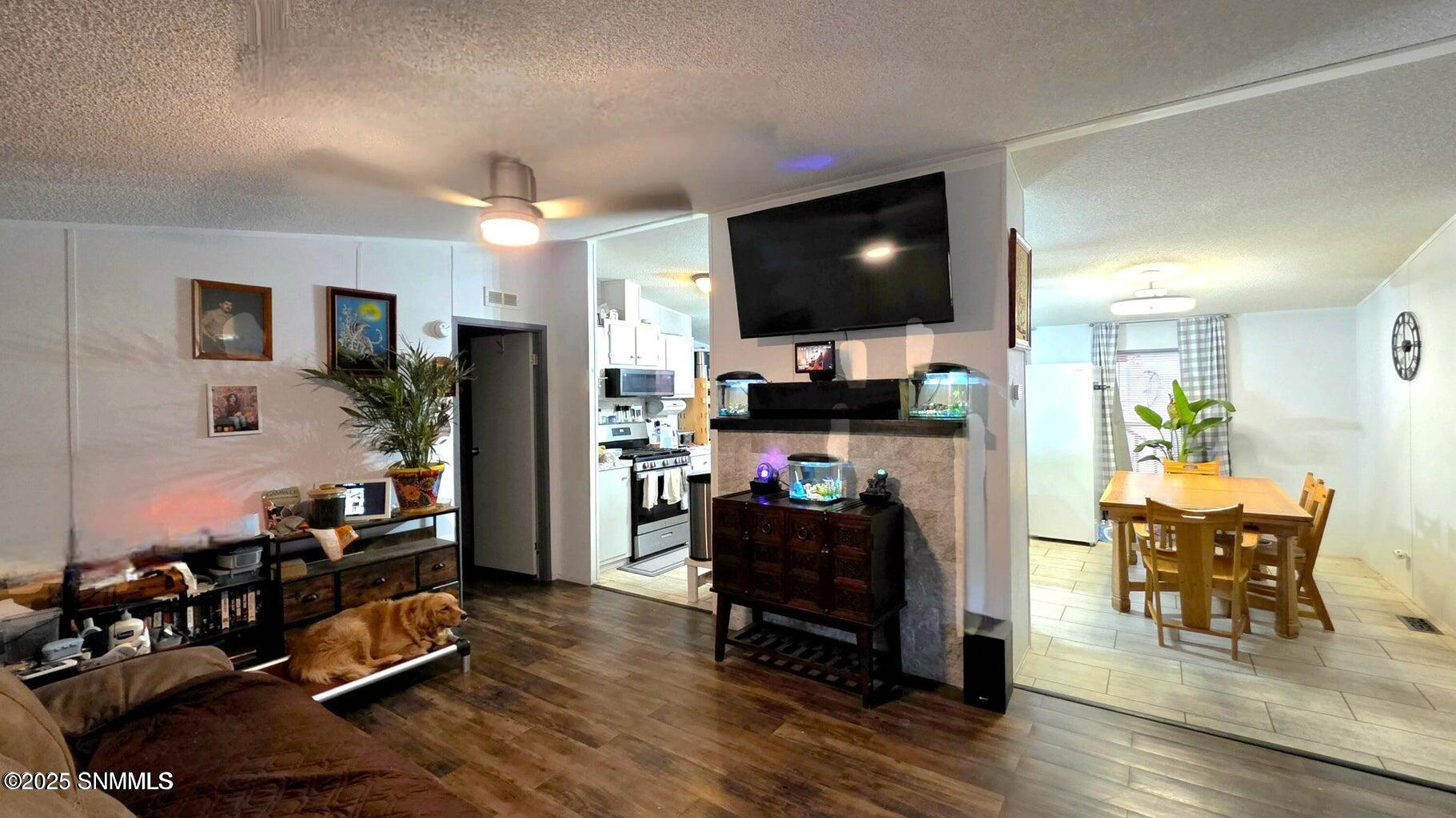 20250813215040895075000000-o