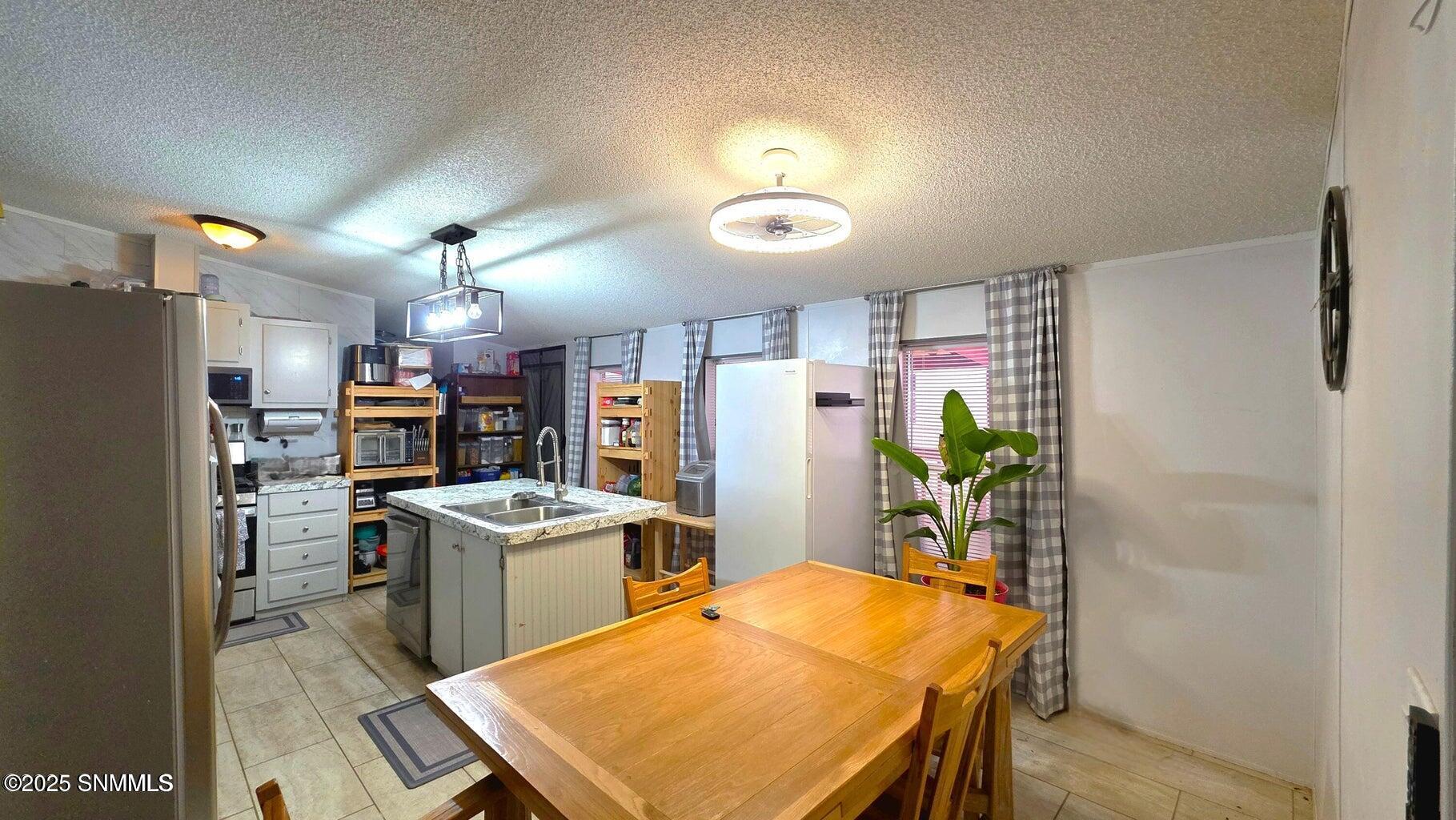 20250813215035733677000000-o