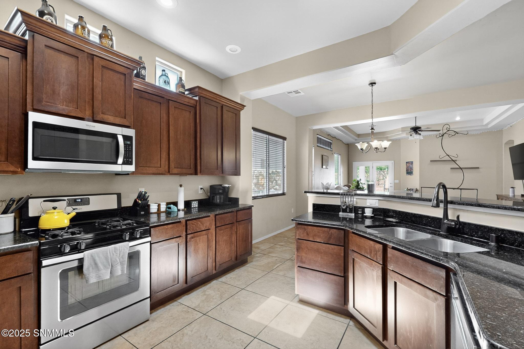 10-017_3D-Casas-3609-San-Clemente-Ave-08